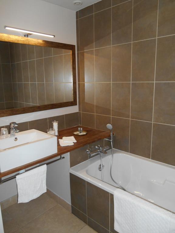 Hotel Escampette Saint-Aubin-en-Charollais Zewnętrze zdjęcie